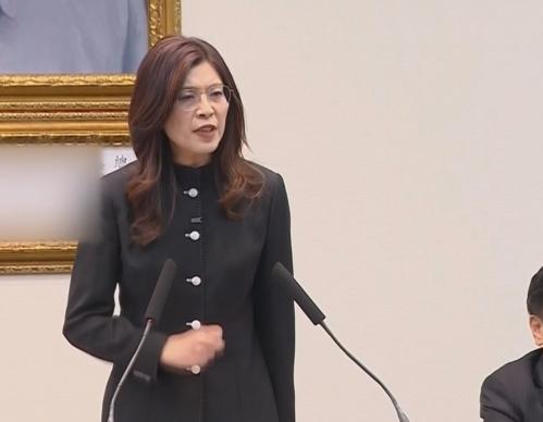 大陆对美喊出奉陪到底！郑丽文一针见血：民进党当局却是奉送到底！

当下中美长期博