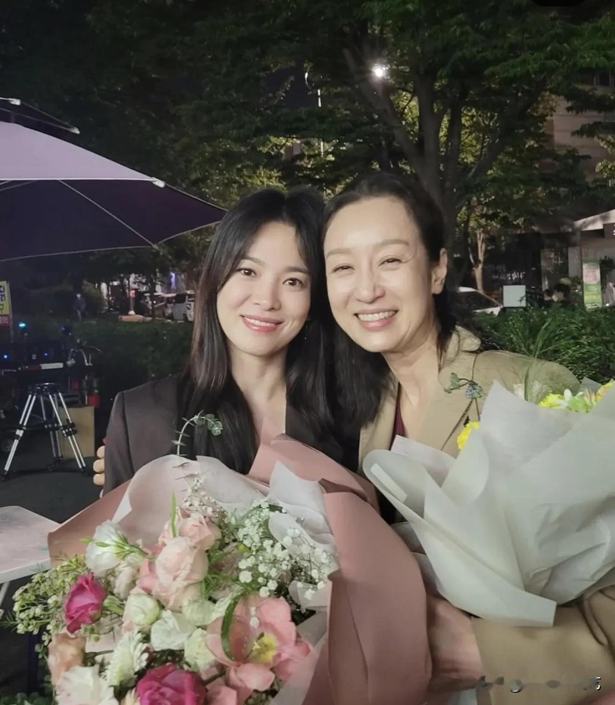 20日，演员南基爱在自己的Instagram上写道“感受到了慧乔的爱，心里暖暖的