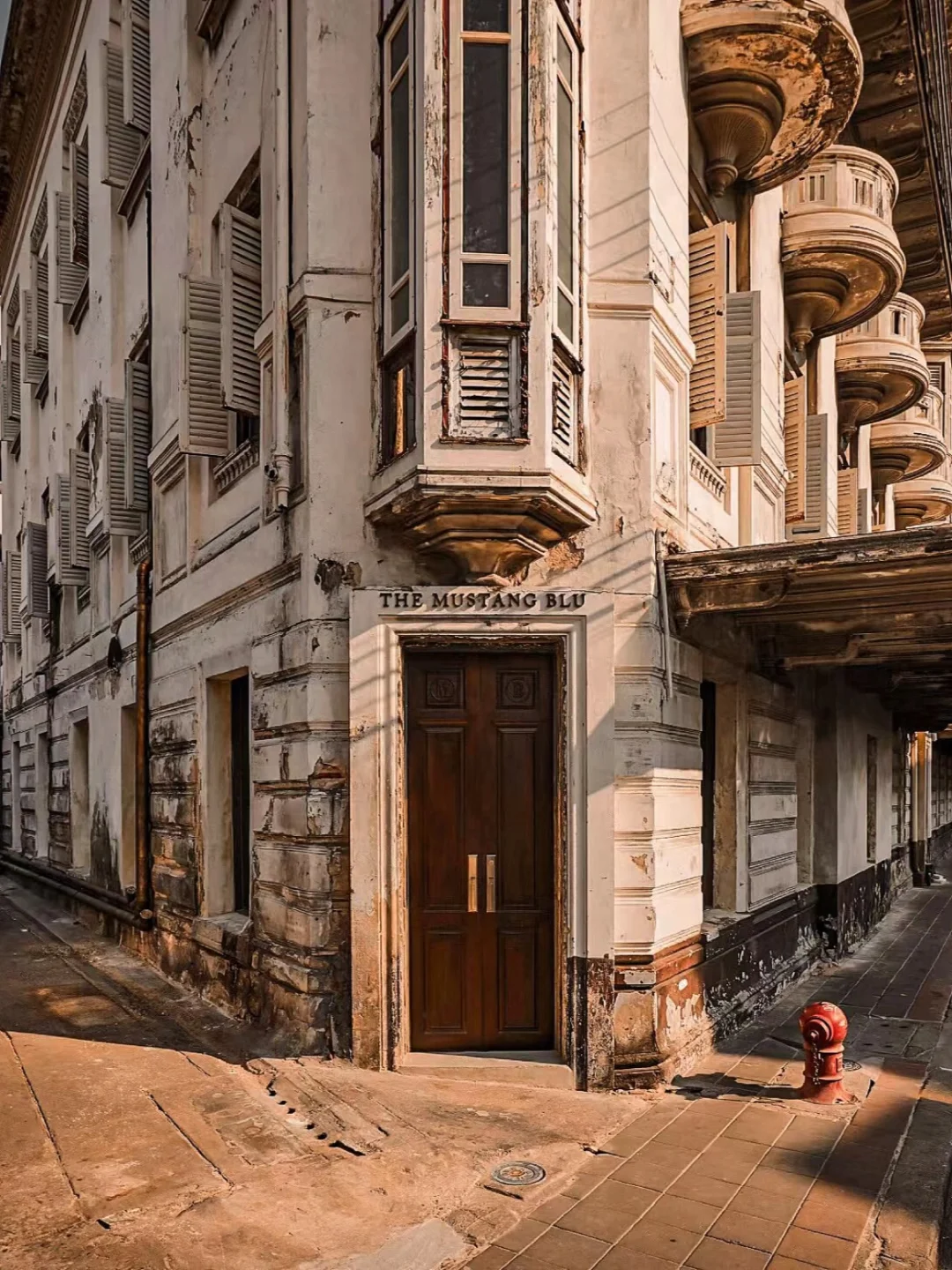 住进曼谷百年前的老银行🎞19世纪复古民宿