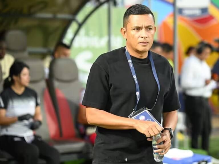 在2025世青赛半决赛前夕，塞萨尔·托雷斯（哥伦比亚U20队主教练）：“我们会为