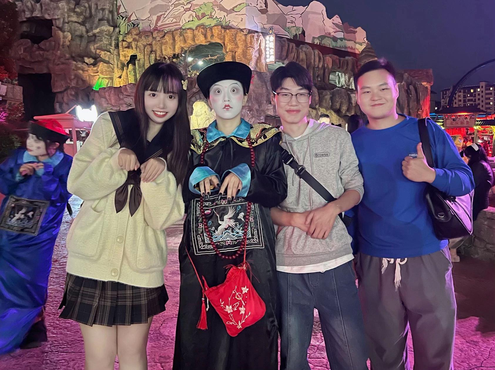 很有意思的一张照片。怎么我相册这么多好玩的照片我都没有发出来