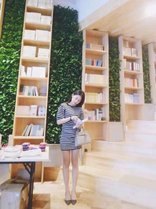 10年前中国女大学生穿什么