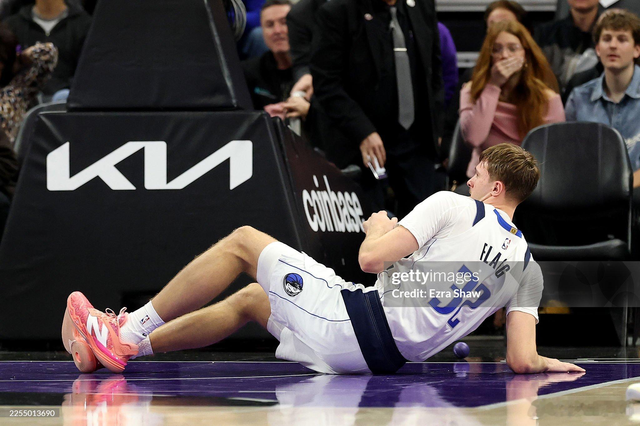 MFFL 弗拉格在赛后接受采访。“我的感觉还不错。左膝有点酸痛和肿胀，但应该没问