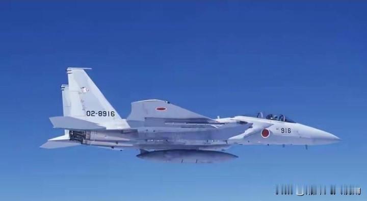 台独分子估计心拔凉！
日本自爆其F15在145公里处被歼15的火控雷达锁定。
试