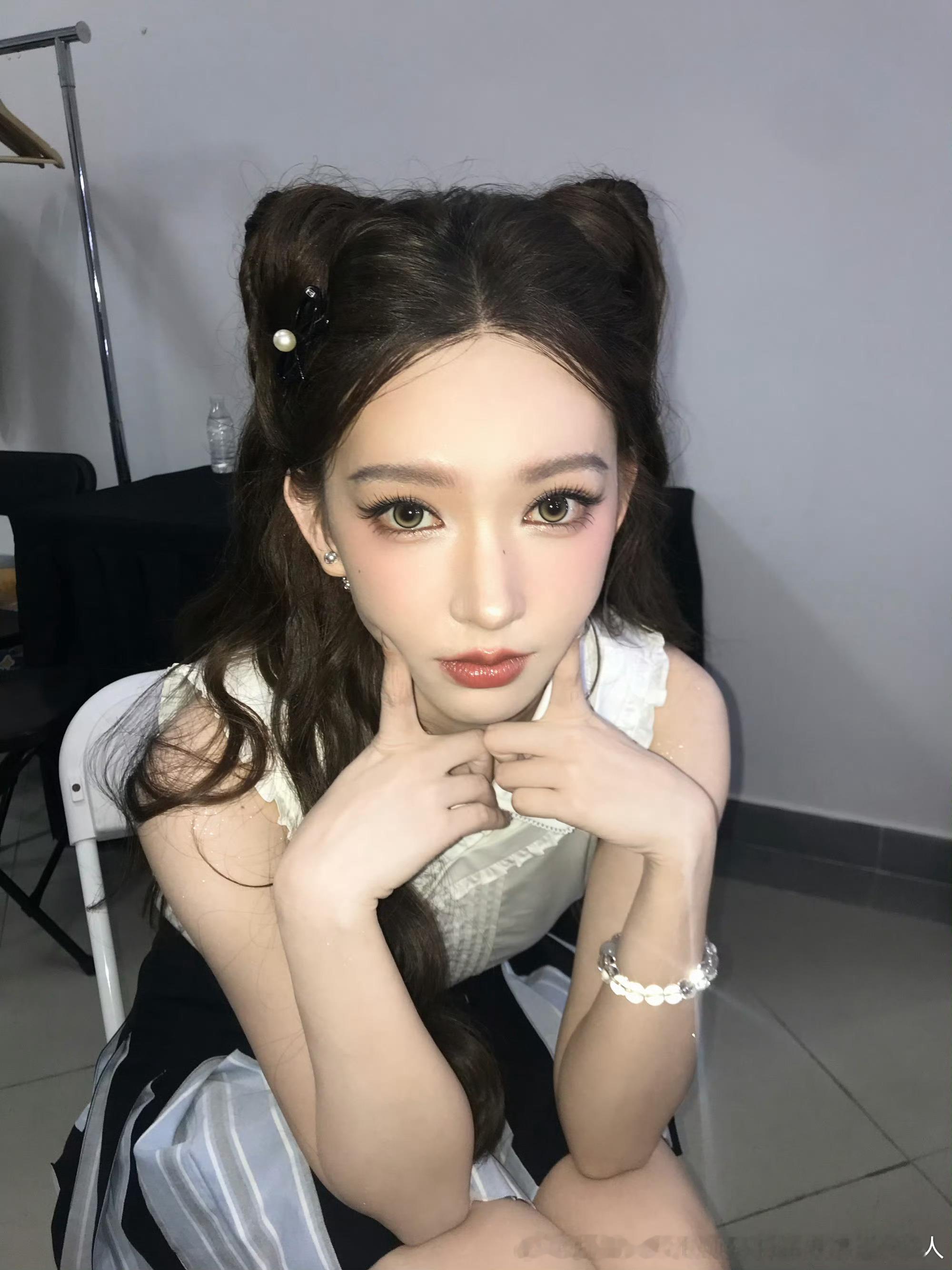 论精修长得精致漂亮还得有程潇剧里就差不少但张予曦有时候被说不协调，但剧里差不多还