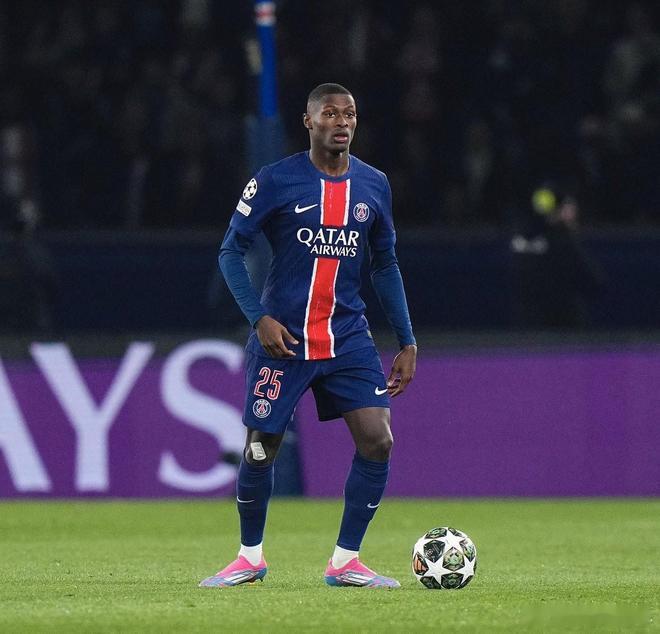 4月28日足球推荐🔥🔥🔥巴黎vs拜仁 欧冠004:巴黎VS拜仁方向：双平 