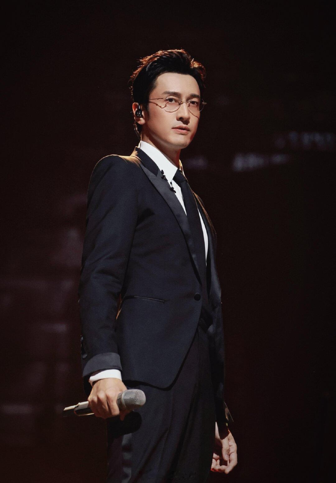 王传君四公表现谁还没看believer！完全是神来的舞台，高音震撼低音扎实，王传