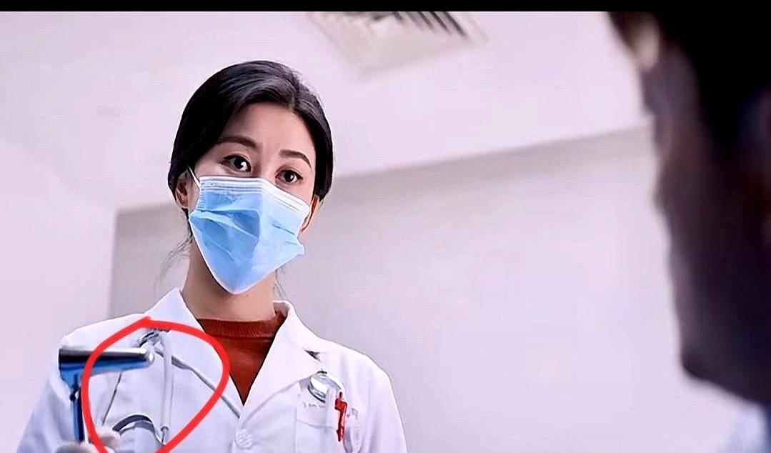 听我一句劝，还没有去看《他为什么依然单身》的就别去看了。

特别是爱美的女生，看