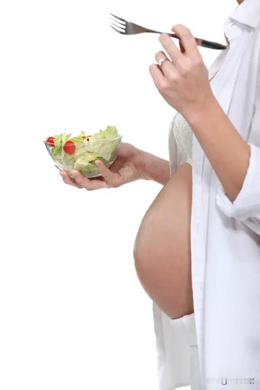 谁能想到，一顿冰箱剩菜竟成夺命“杀手”！近日，一位35岁孕妇仅仅吃了冰箱里的剩菜