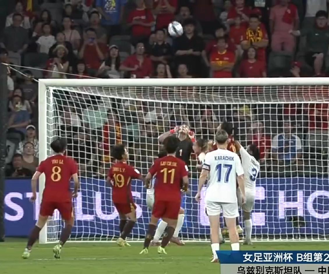 中国女足2-0领先！
 女足亚洲杯小组赛第2轮：
 中国女足对阵乌兹别克斯坦女足