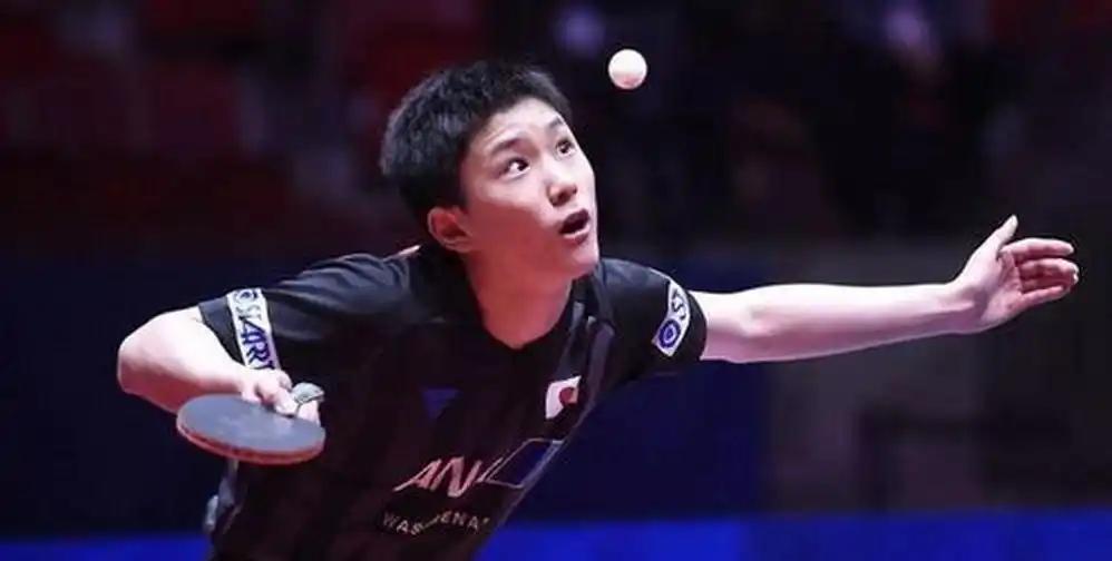 塔什干乒乓球亚锦赛男团决赛，中国男乒变阵成功，决赛中舍弃了黄友政，让向鹏出任第三