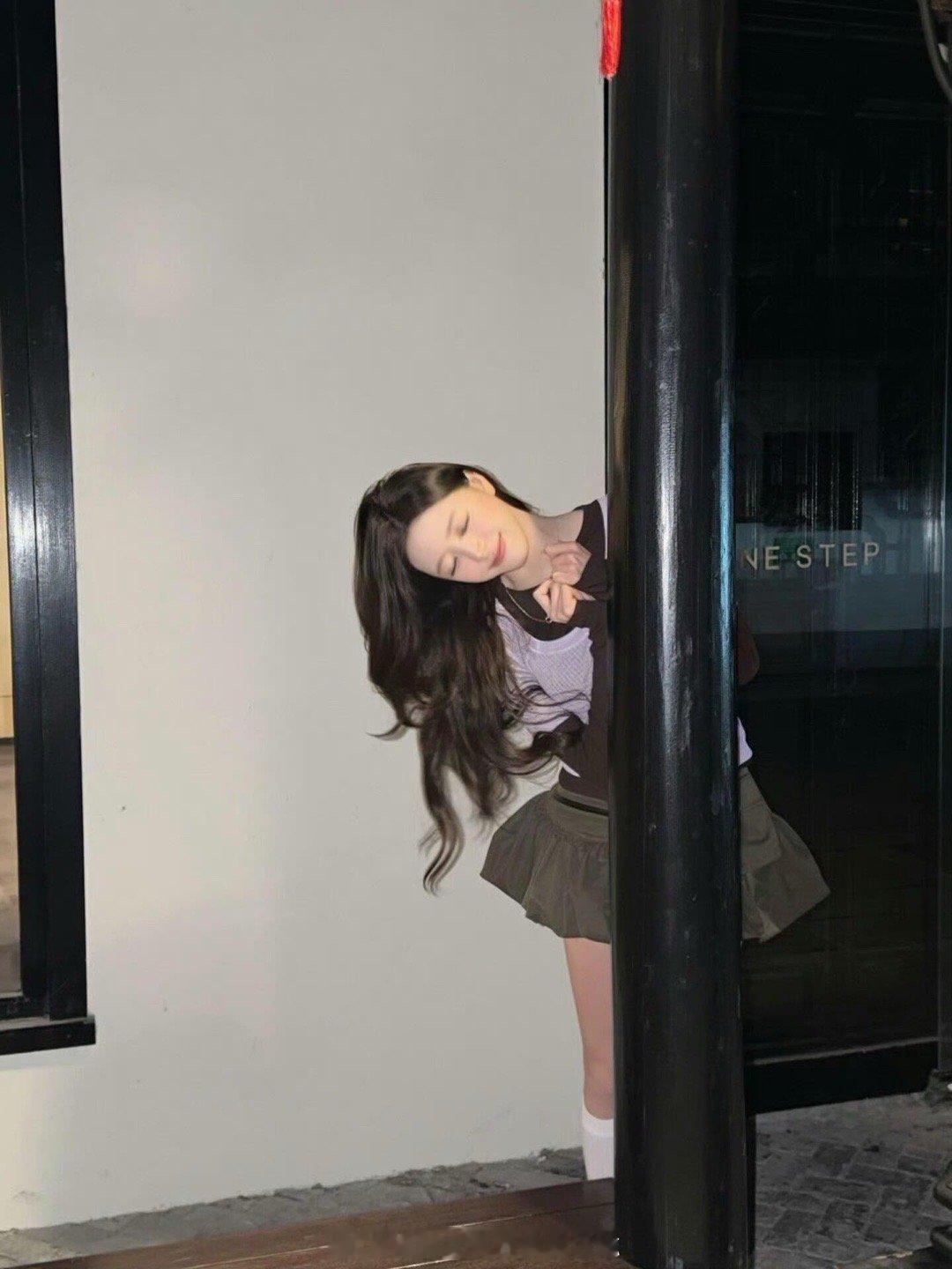 摄影三要素：模特、模特、模特P3申有娜深情地看着大刀肉 （bushi 