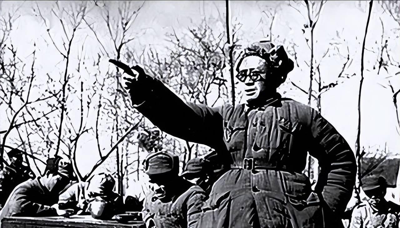 1960年3月29日，南京，军事学院。

刘伯承站在门口，回头看了一眼。他看不见