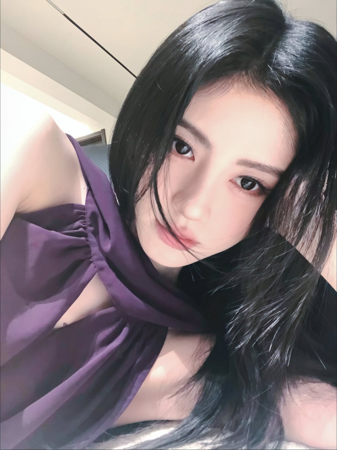 jjy鞠婧祎jjy鞠婧祎万花世界虽然不能感同身受，但能做你的最佳听众。
