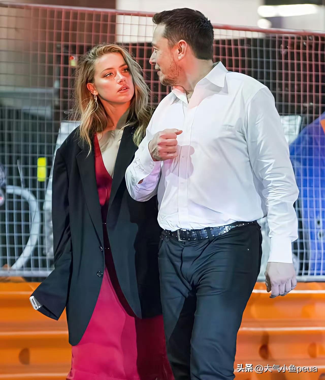 艾梅柏·希尔德杰克船长的前妻。
跟前首富马斯克这三人简直是“北美意难平”Plus