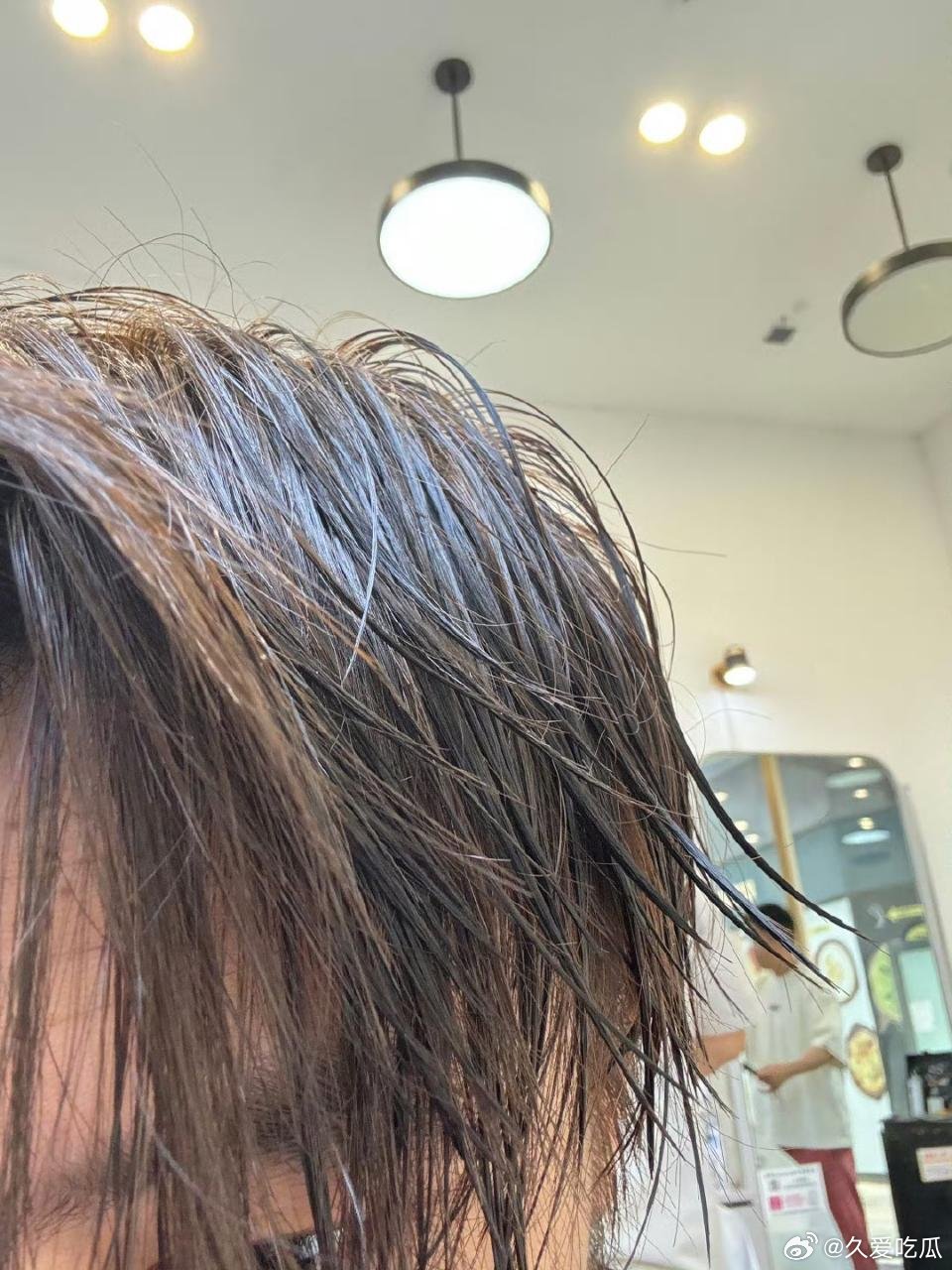 瓜友速报 点教和小轩一起去染发了，第一个是点教的发色，我嘞个豆 