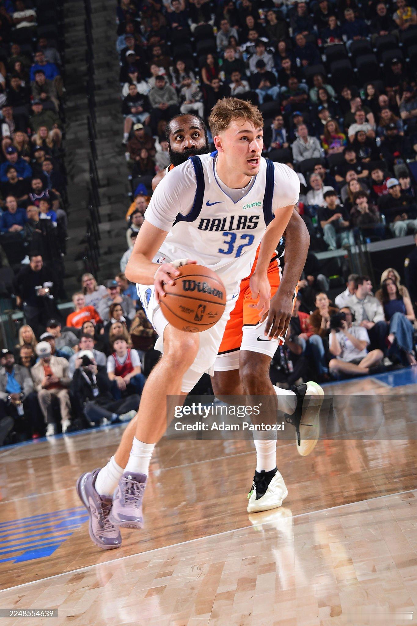 MFFL 上半场结束，我牛49比56落后快船。大家来说说观赛体验。独行侠vs快船