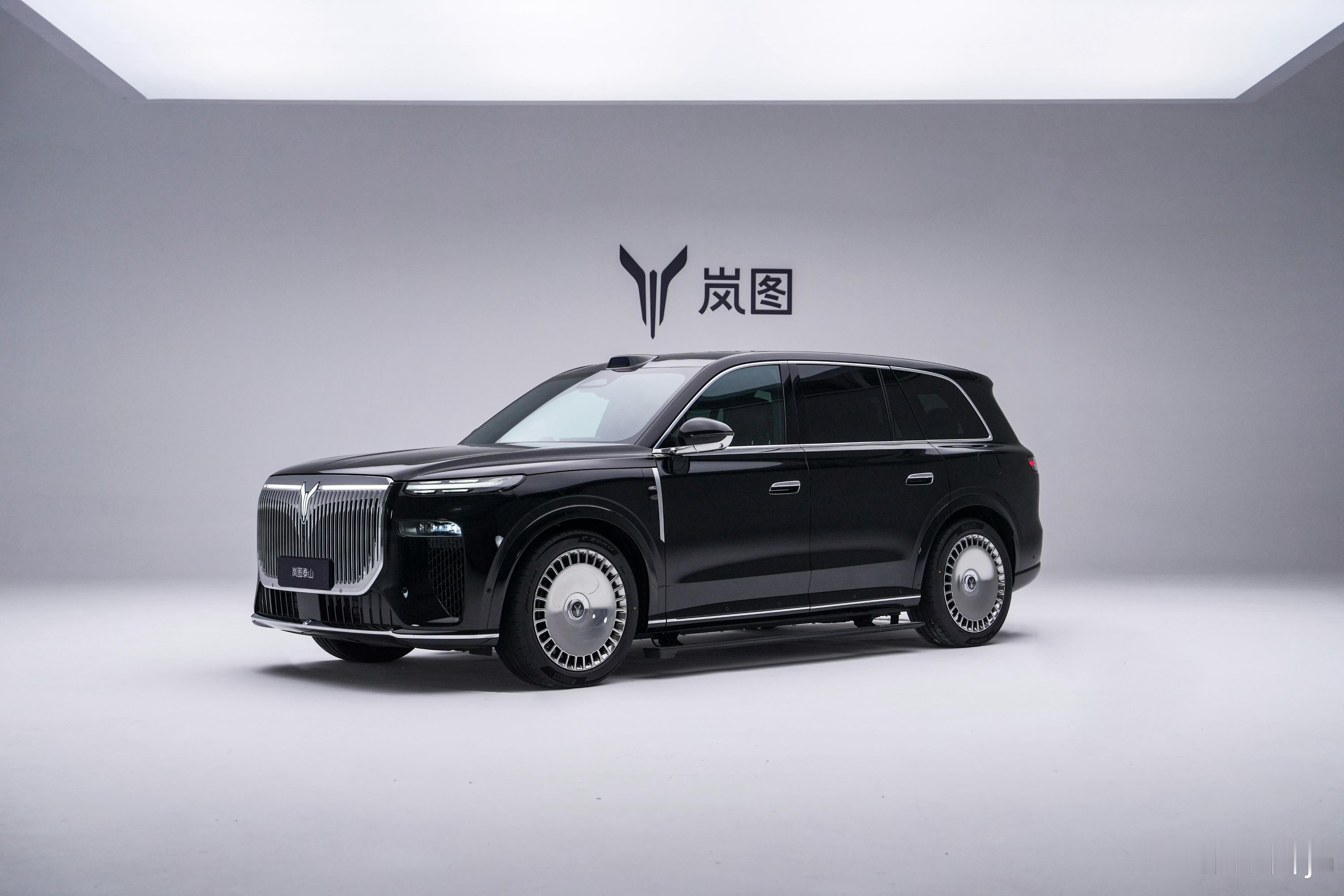 “大就是好”一定程度上是对的最近发布的大型SUV大体上看过去都不赖外观气场也都有