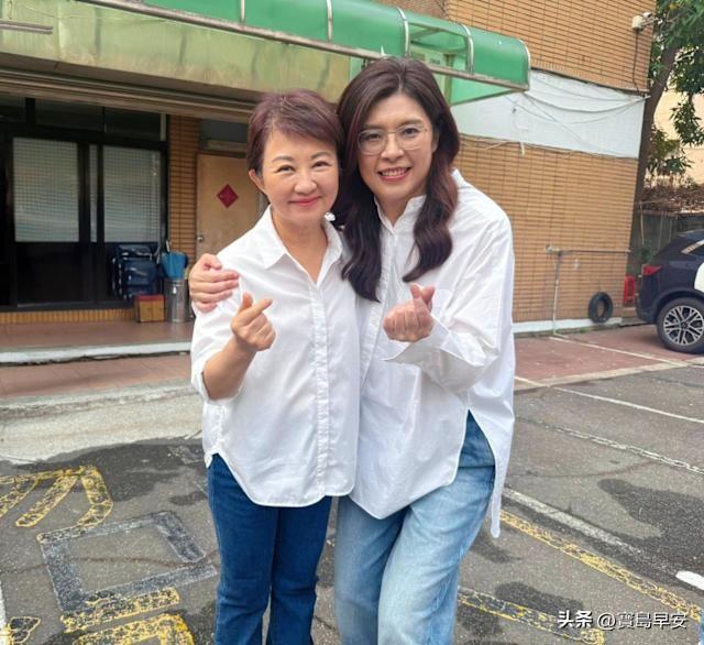 郑丽文拜会卢秀燕
今天下午，郑丽文在赴陆前拜会卢秀燕，同时也借此机会为蓝营台中市