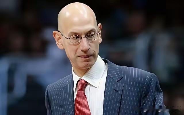 NBA总裁亚当肖华这下尴尬了！
不是因为骑士在东部决赛大比分0：4遭尼克斯横扫无