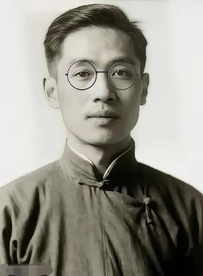 大难不死的革命英雄傅有智
 
1930年，地下党员傅有智不幸被捕，敌人在海滩对他