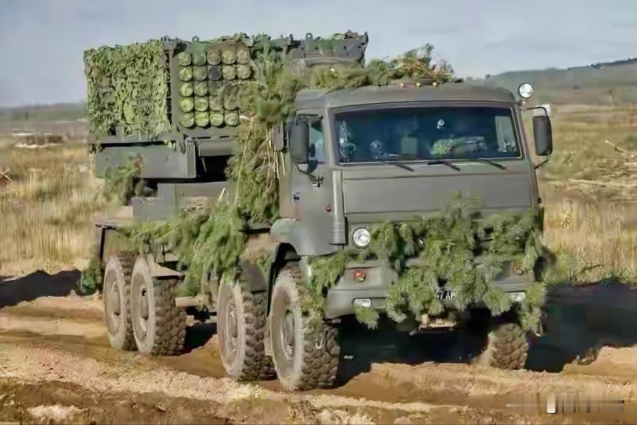 乌克兰可以试一试用火箭布雷车朝俄军阵地后方布雷，弥补己方兵员数量不足，阻止俄方增