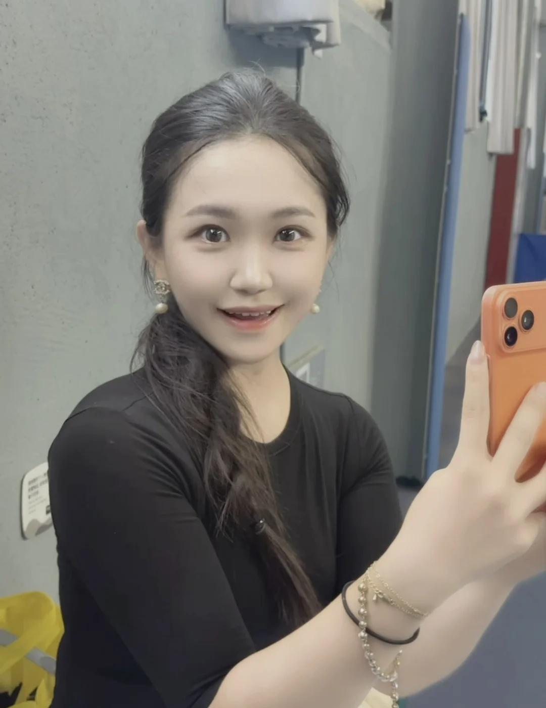 “我们把自己困在未来”
希望所有恐惧的事情都是站在小学门口忘记带的红领巾