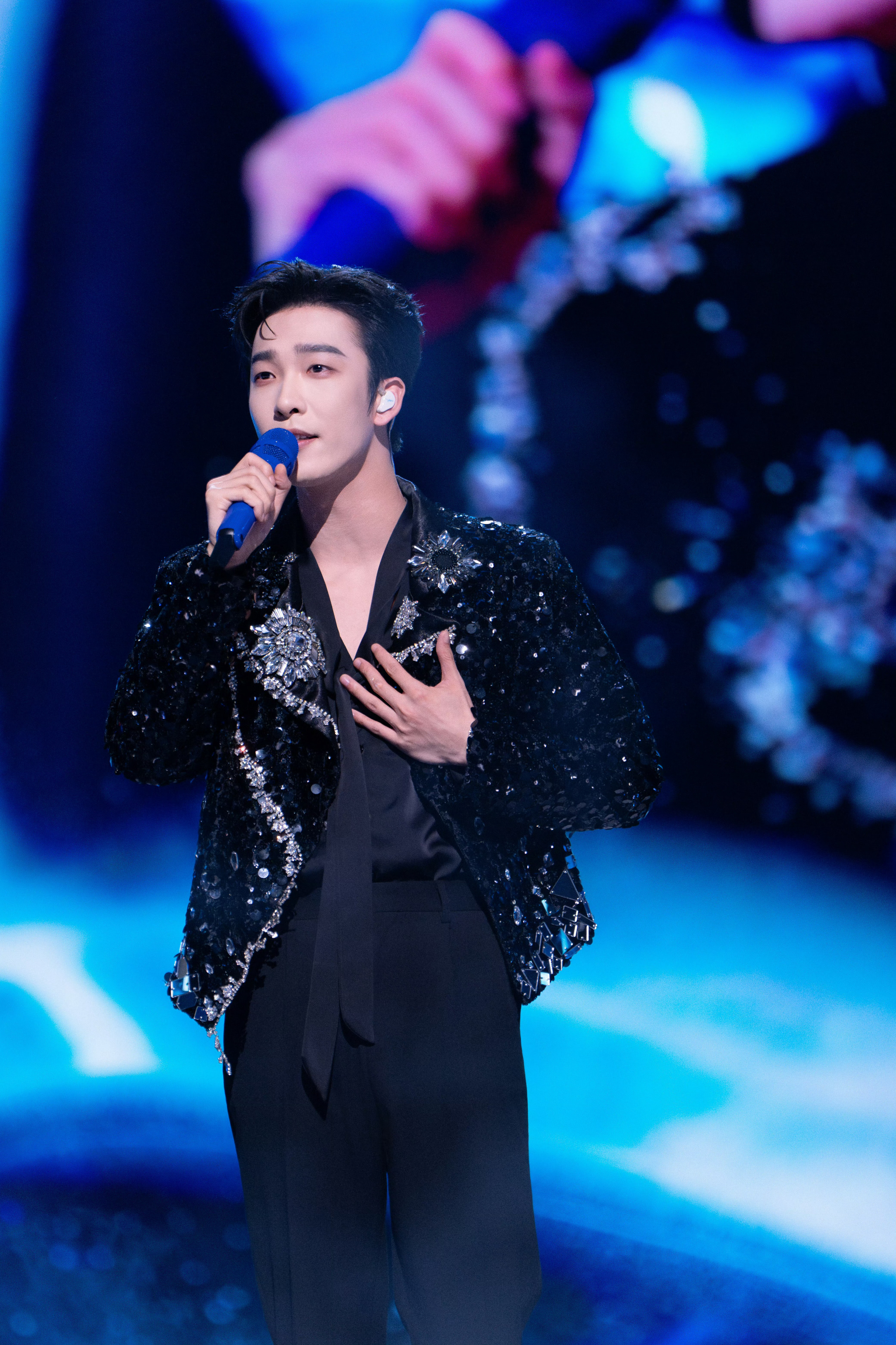 姚冠宇Austin  ygy姚冠宇 你是我生命中的一道光 也是我生命中的唯一 넌
