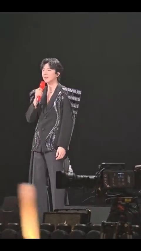 觉得不好听就这样，不好听抽血，不好听还听。谢谢各位了。上面效果怎么样？可以吗？不