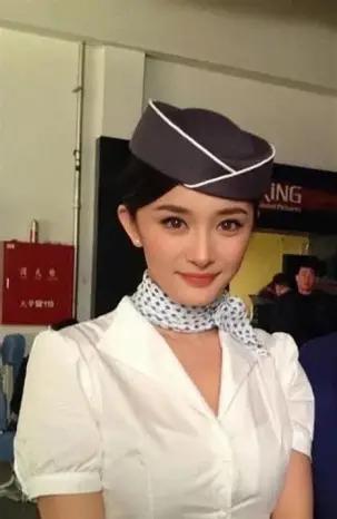 想到杨幂啊，就想到她迷人的小脸蛋，性感的身材，还有白白嫩嫩的皮肤啊，虽然有时候呢