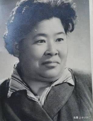 少林许世友遇上武当女兵！一番交手，结果出人意料
 
1933年，许世友听说部队来