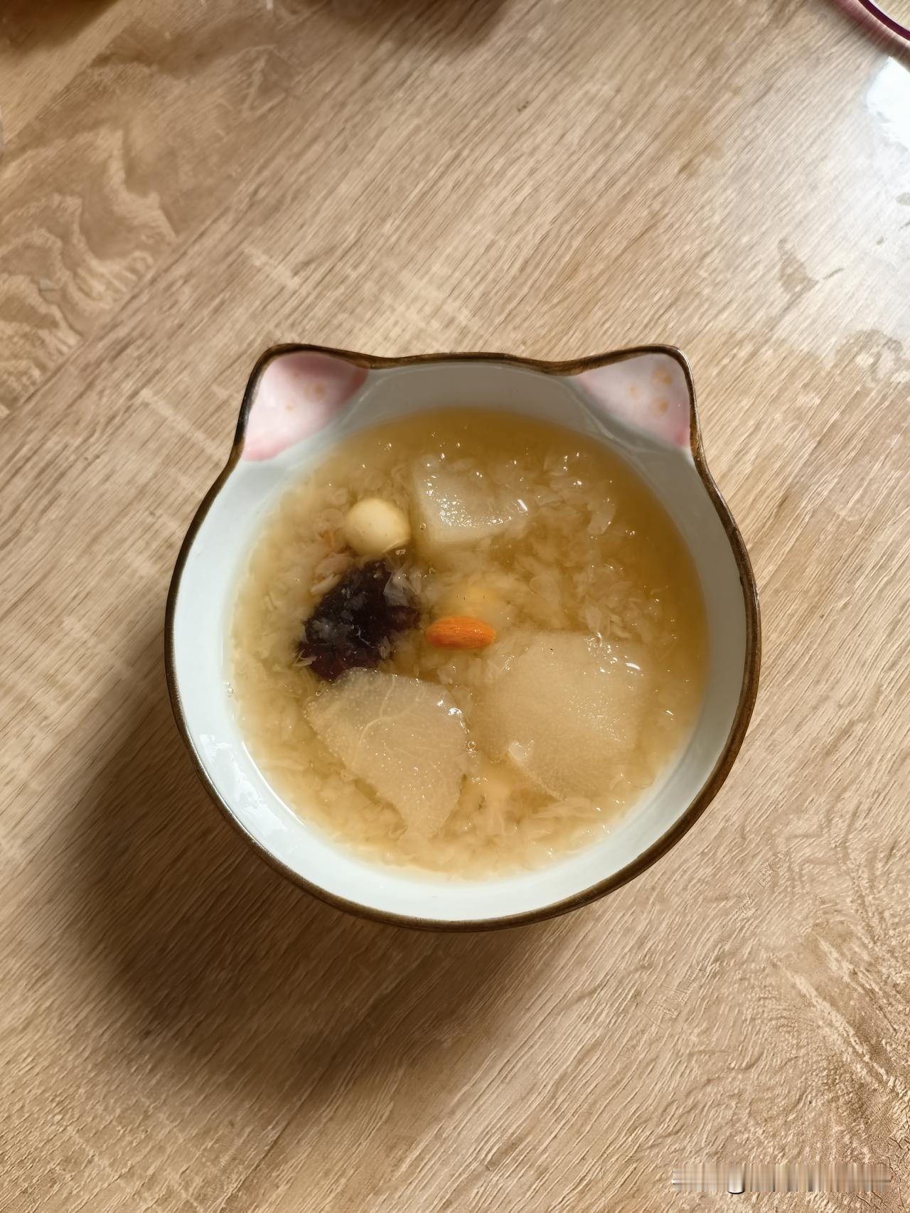 一场猝不及防的感冒，打乱了我正常的生活节奏。鼻子不通气，哈欠连天，嗓子又干又痒又