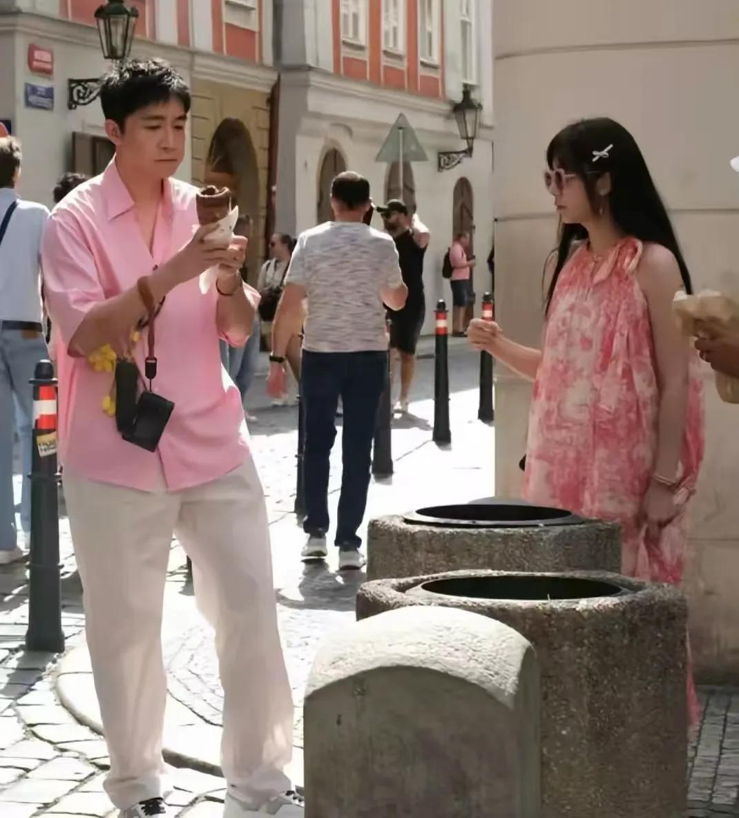 大家都把指责给了王晓晨，却没有人说，俞灏明官宣时，是不是也没有得到王晓晨的同意。