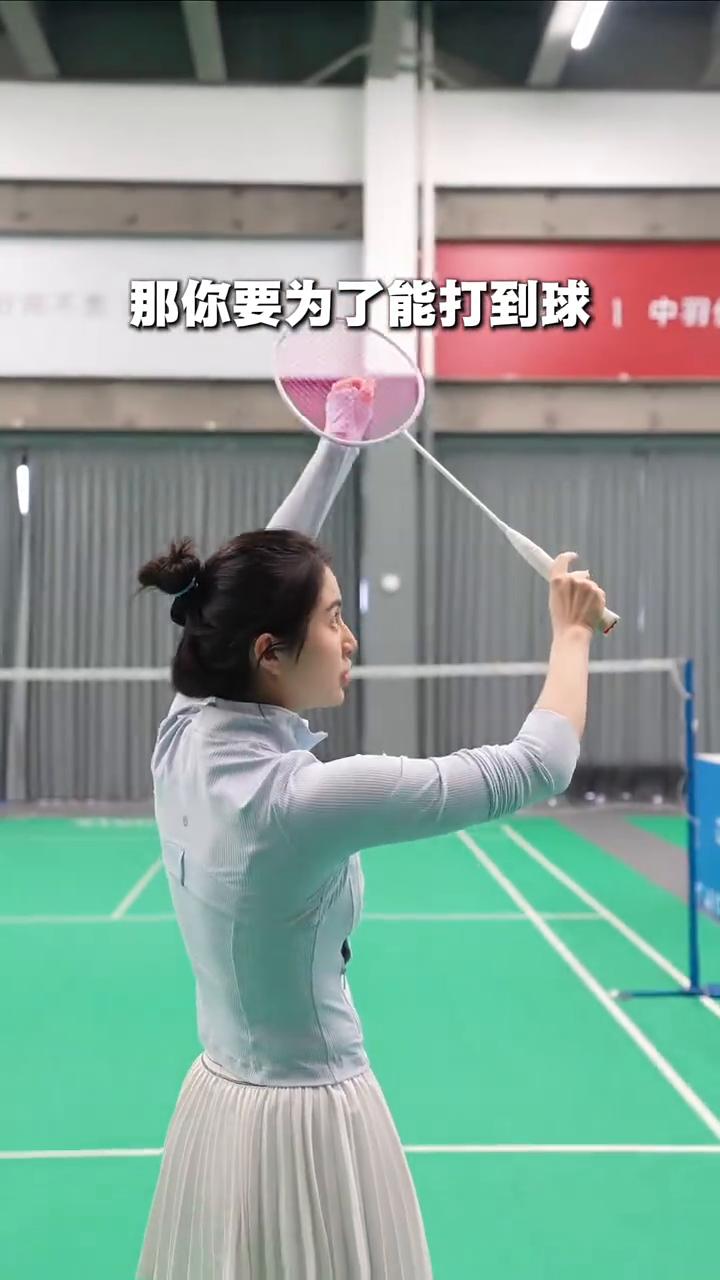 握拍对发力的影响(完整版)。
握拍是错误的，看上去好像没问题，球也打出去了，但是