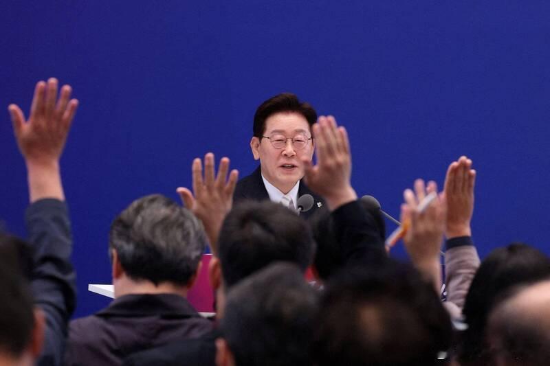 选票不足引发争议 李在明批评“严重损害韩国民主声誉” 启动全国调查海外新鲜事 韩