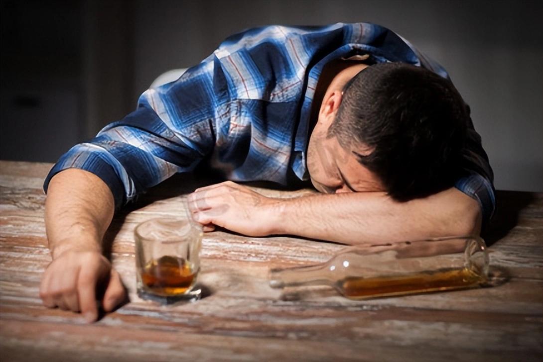 冷知识：“解酒药”并不能分解酒精，只是缓解酒后不适症状？

逢年过节、商务应酬，