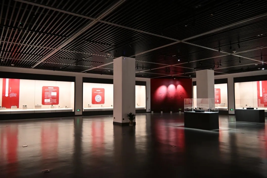 春节不知道去哪儿玩？来苍南博物馆就对啦！铜镜，这古老又神秘的物件，从金石并用时期