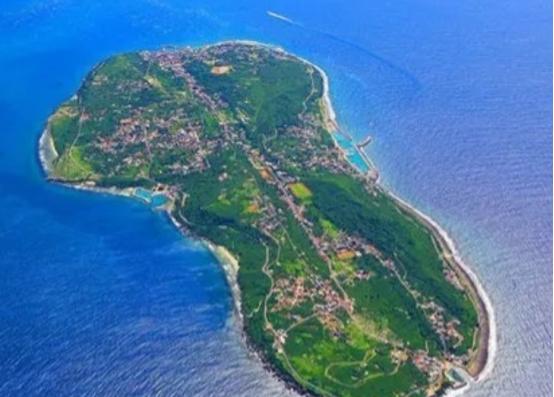 实际上，中国解决美国军售台湾武器的方法很简单：那就是台湾付款，美国发货，大陆收货