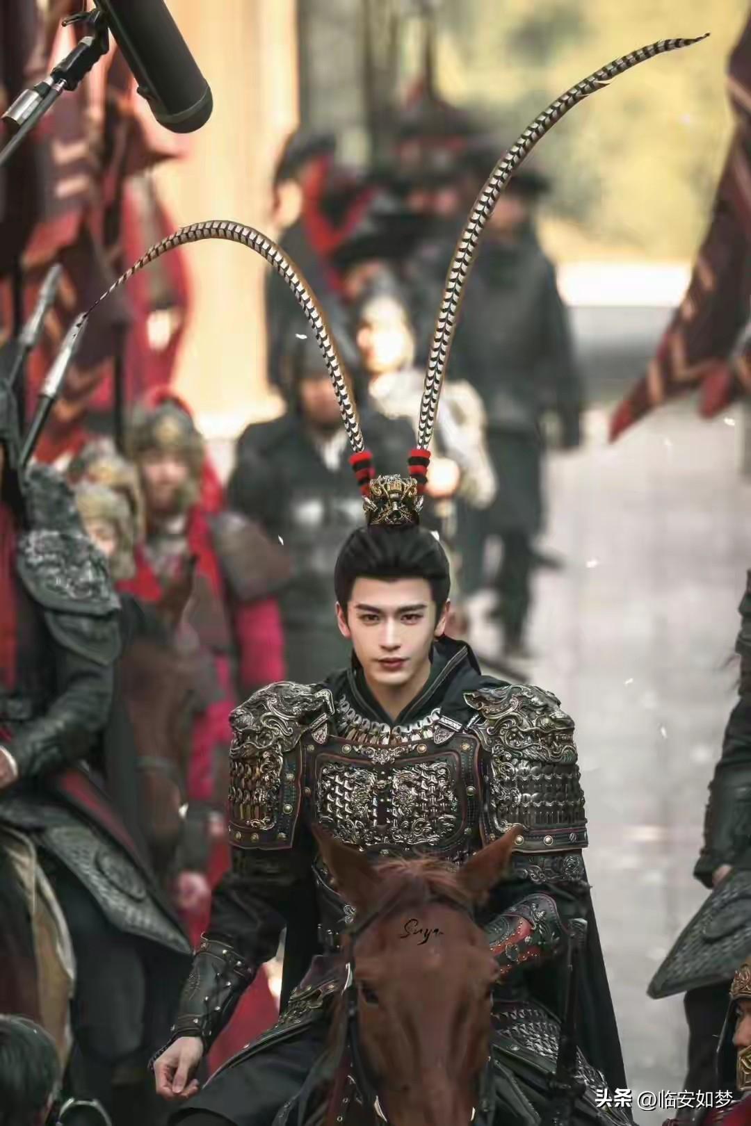 感谢发明合成氨的德国科学家。没有合成氨就没有化肥，没有化肥，当今世界最起码超过4