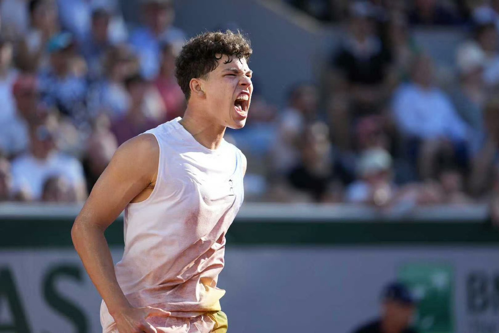 谢尔顿挺棒的啊，进步非凡！ATP多伦多大师赛半决赛，4号种子谢尔顿6-4/6-3