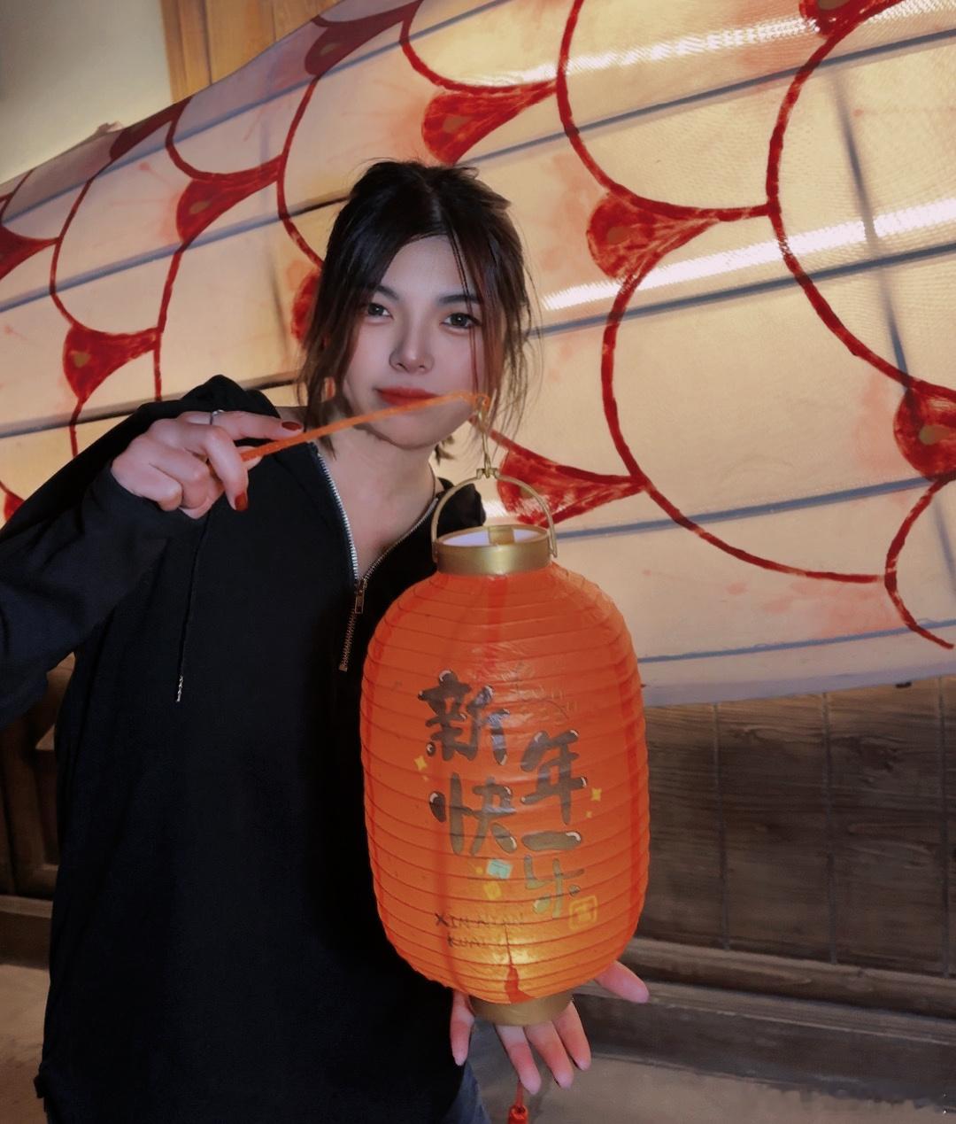 👋🏻 ²⁰²³𝙗𝙮𝙚 𝙗𝙮𝙚•²⁰²⁴𝙝𝙞 𝙝𝙞 🧨?