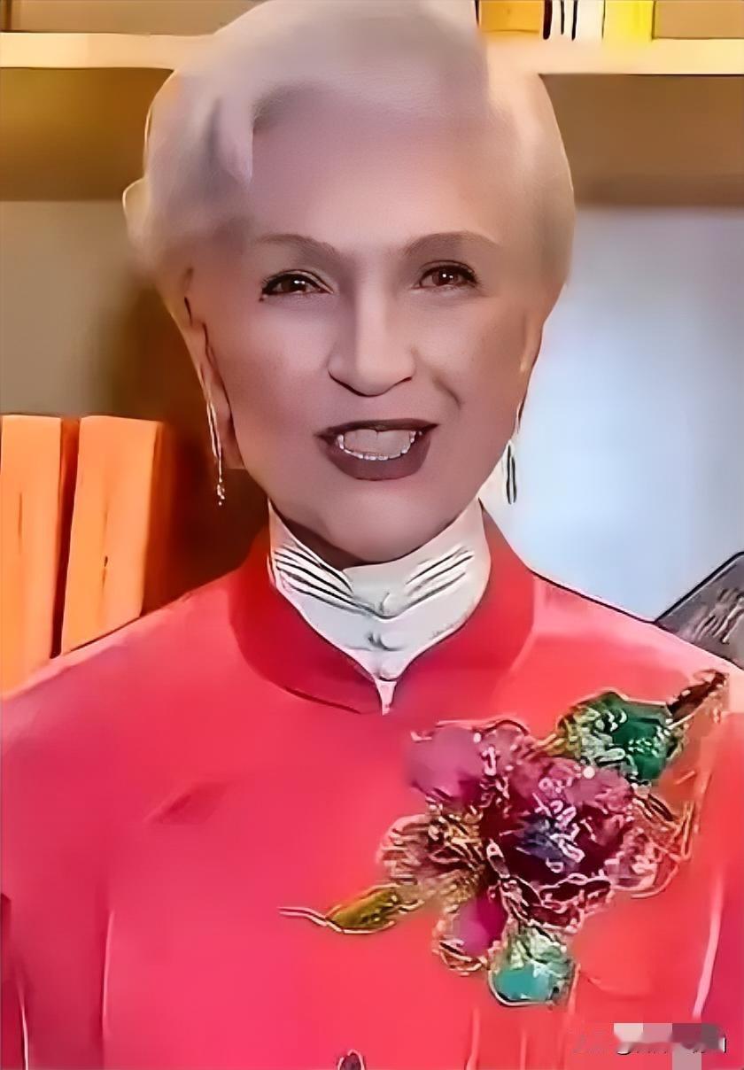 突发！世界首富马斯克的母亲梅耶，在社交媒体上公然表态：中国在公路、隧道、建筑、基