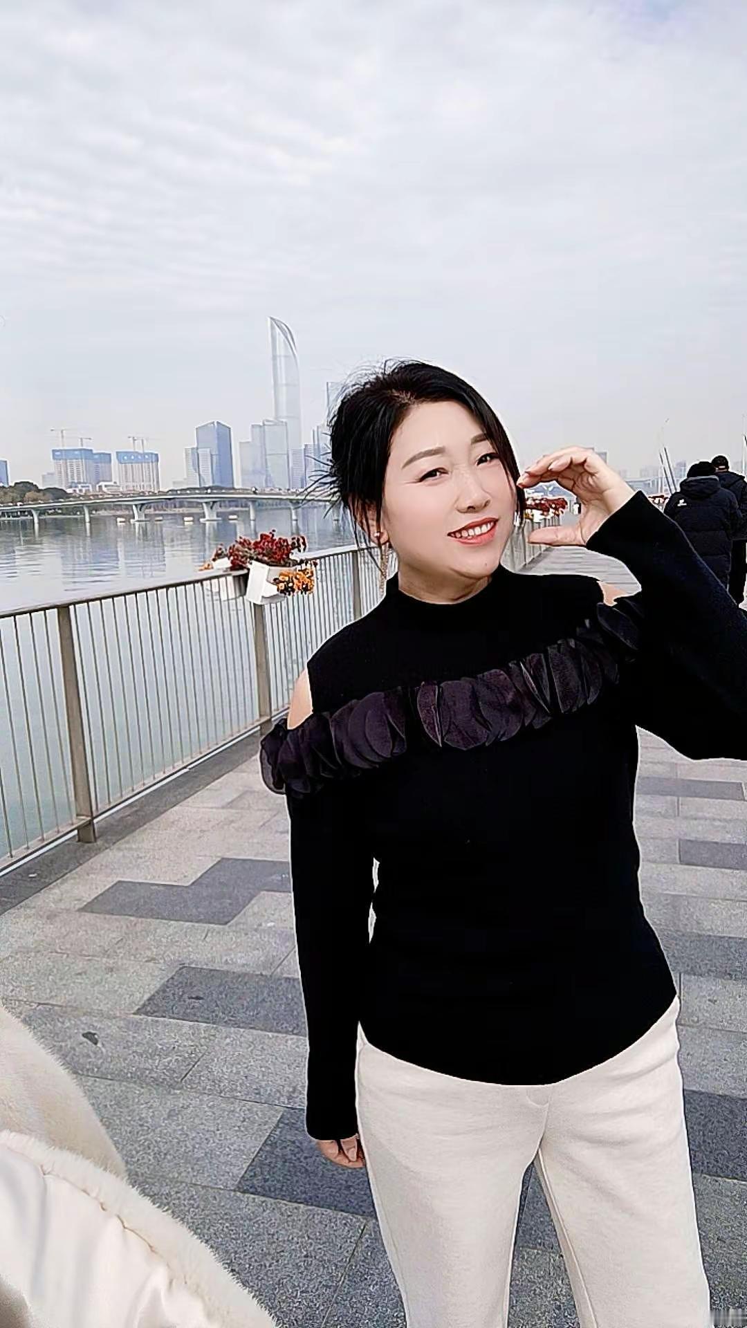 故事不长，也不难讲，爱过一场，各自安好。