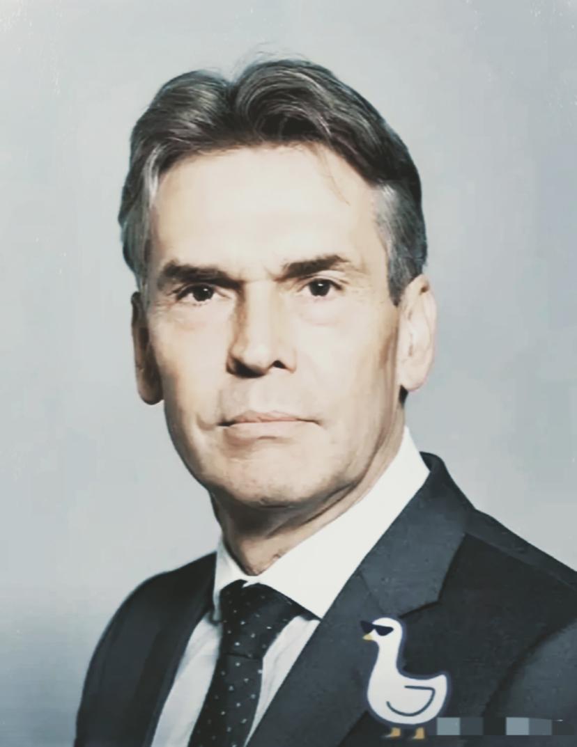 荷兰最新消息！
2025年11月23日，荷兰国防大臣吕本·布雷克尔曼斯在社交媒体