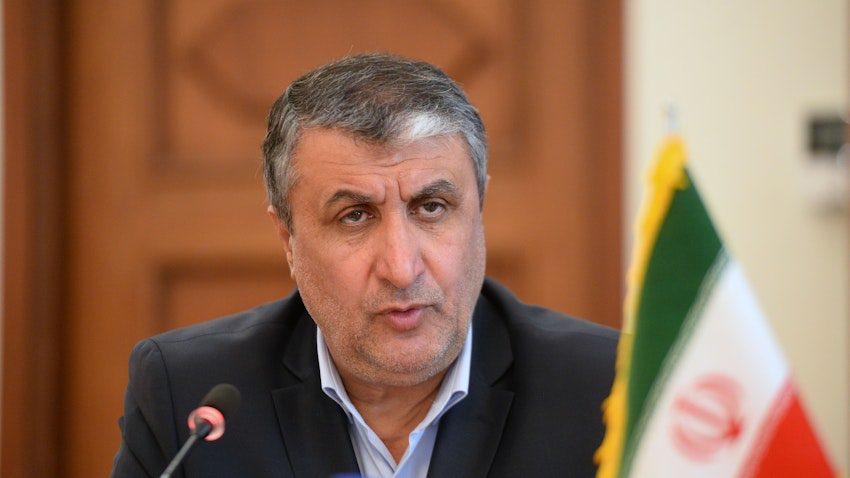 突发新闻——伊朗原子能组织主席穆罕默德·埃斯兰米表示，核武器在伊朗军事理论中“毫