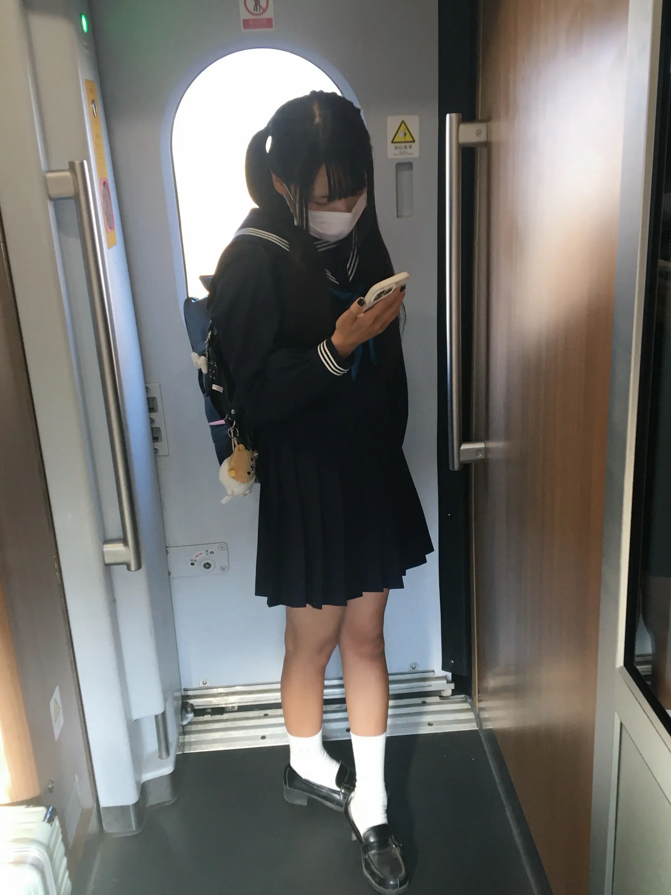只身前往东京