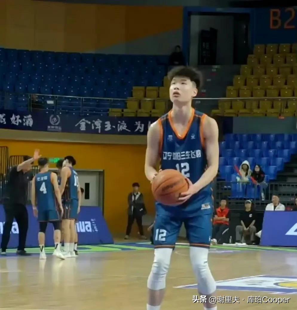 广东宏远天才球员黄明依，面对辽宁二队17岁小将露馅，空有一副身体，上限不高，不能