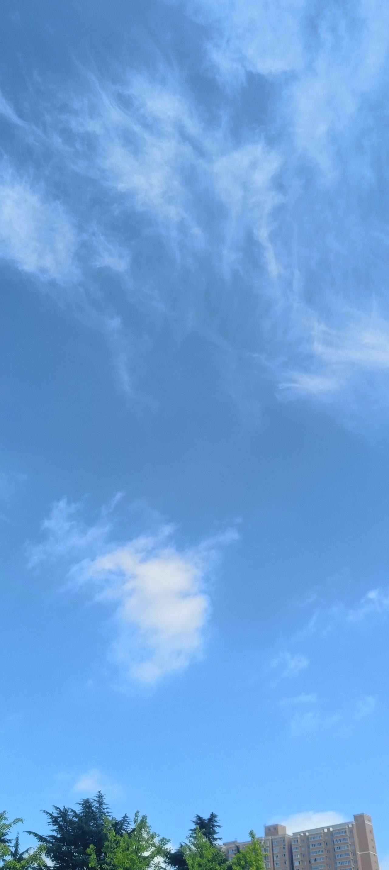 西安今天的天空有点好看。