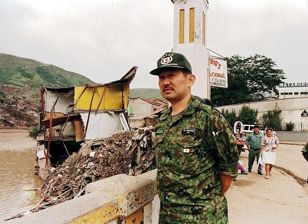 1998年，在洪都拉斯执行人道主义任务的日本自卫队。 