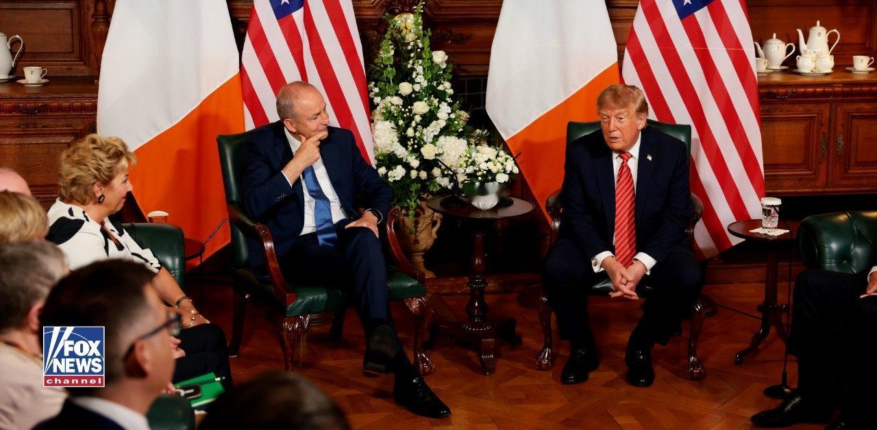 美国总统特朗普说，他希望看到爱尔兰成为“一个统一的国家”。

据美媒12日报道，